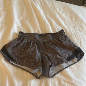 Lululemon Hotty Hot Shorts 2.5”